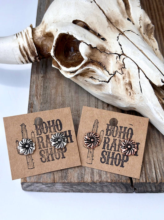 Dainty Mini Flower Stud Earrings