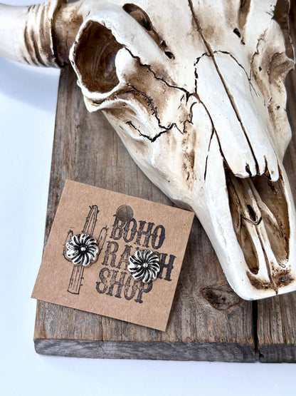 Dainty Mini Flower Stud Earrings