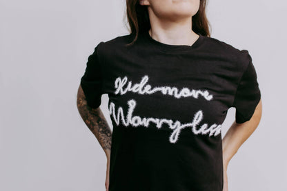 MK389 Tinsel Worry Less SL Tee - Black